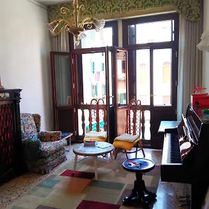 Cà Widmann , Venezia Italia